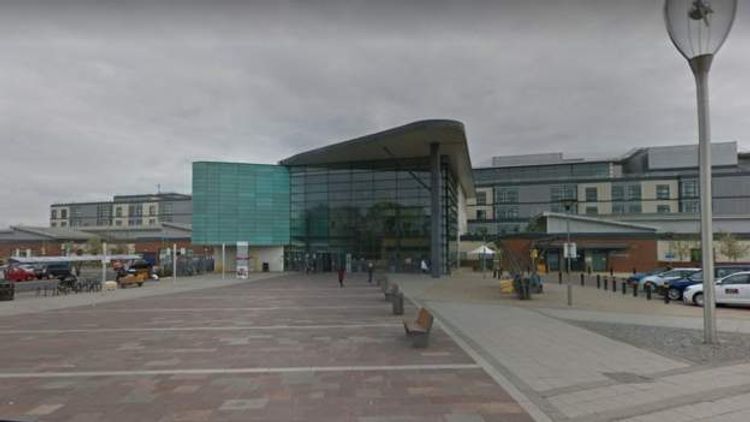 Hundreds of hospital staff refuse Covid jabs