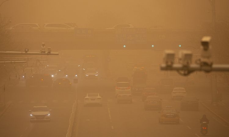 Over 400 flights cancelled in Beijing airports Monday morning due to heavy