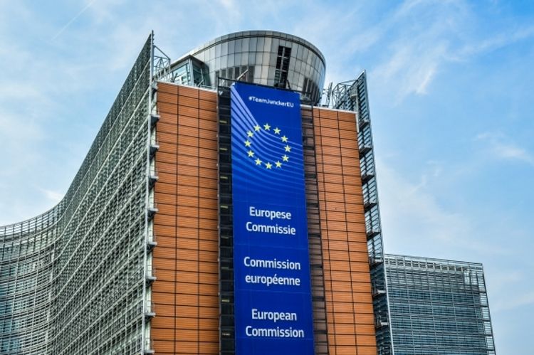 European Commission threatens to restrict vaccine exports
