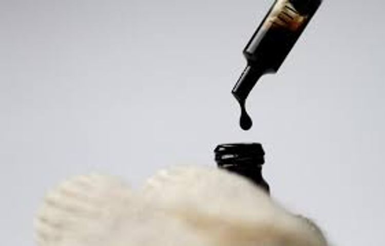 Oil drops for fifth straight day after U.S. inventories rise
