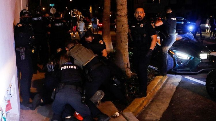 Miami imposes emergency curfew over spring break 'chaos'
