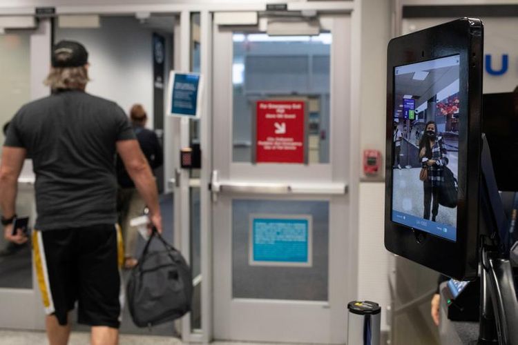 U.S. air travelers top 1.5 million for first time since March 2020
