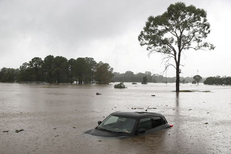 Thousands evacuated in Australia's worst flooding in almost half a century