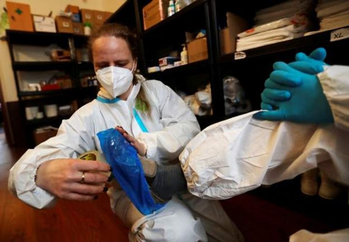 Covid-19 reinfections growing in the Czech Republic, experts say