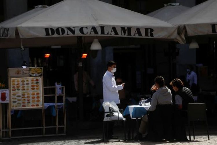 Spain to require arrivals by land from France to present negative COVID test