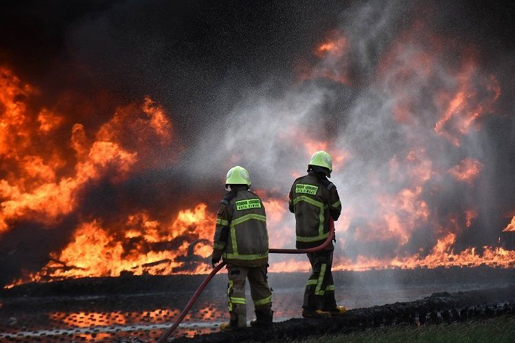 20 injured in Indonesia oil refinery explosion 