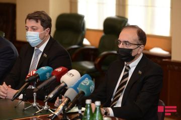 Round table on “war and genocide crimes in context of international law” held