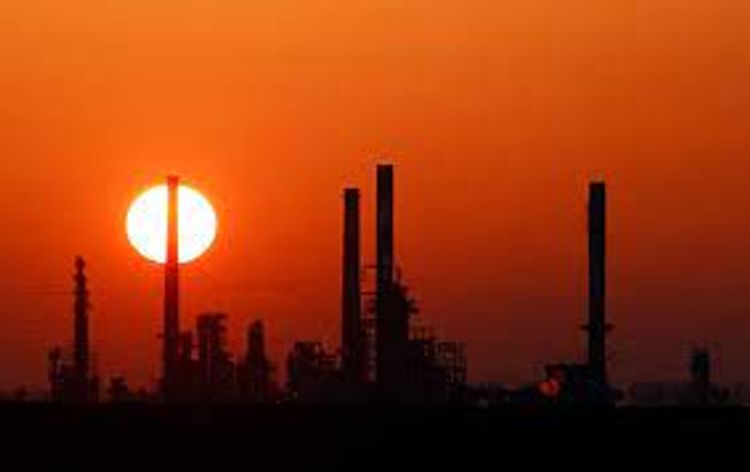 Oil rises as traders expect OPEC+ to hold output cuts