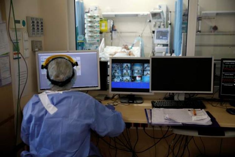 Poland sees new surge in cases and deaths