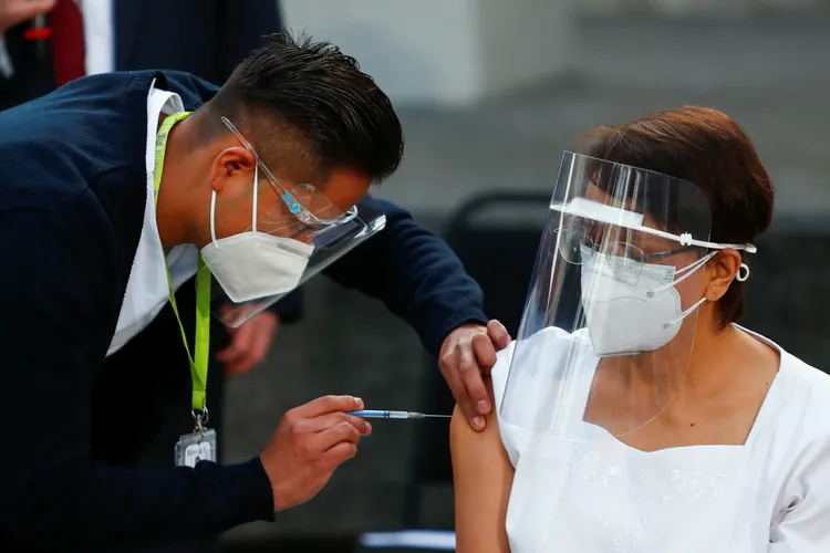 Mexico starts COVID-19 vaccination of people over 50