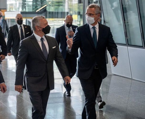 NATO Secretary General meets with Jordan's King
