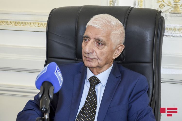 President Ilham Aliyev signs obituary on Fikrat Goja