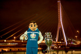EURO 2020 Trophy to be presented to local residents in central streets of Baku today-PHOTOS 