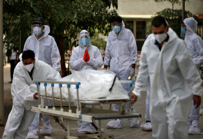 India turns to ex-army medics as COVID surge sparks calls for lockdown