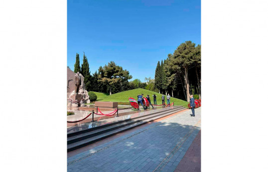 Lavrov visited Alley of Honor and Alley of Martyrs in Baku-PHOTO 