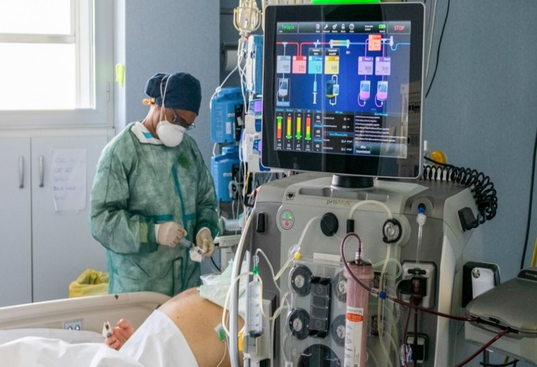 WHO records over 643,000 new daily cases of COVID-19 worldwide