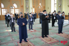 Eid prayer performed in Tazapir mosque-VIDEO -PHOTO 