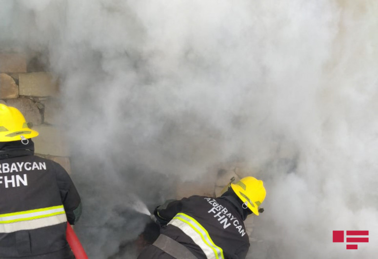 4 people injured in Baku restaurant explosion