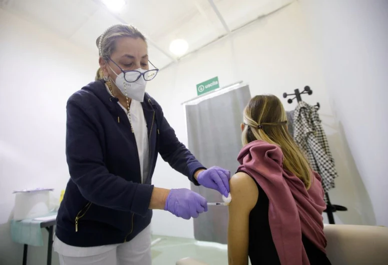 Italian study shows COVID-19 infections, deaths plummeting after jabs
