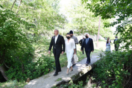 President Ilham Aliyev visited secondary school No 1 and Saint Elisæus Jotaari Church in Nij settlement, Gabala-UPDATED 