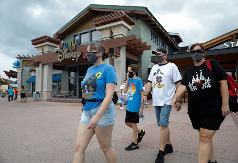 Disney World and other U.S. theme parks update mask rules