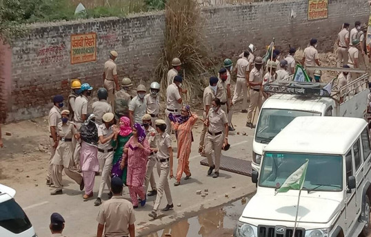 Many injured as farmers, police clash in India's Haryana