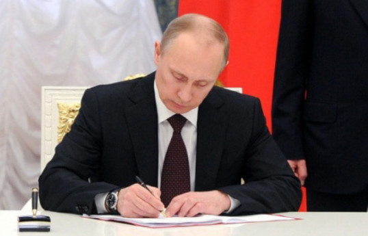 Russian President awards Azerbaijani cultural figures