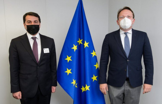 Hikmet Hajiyev met with Oliver Varhelyi