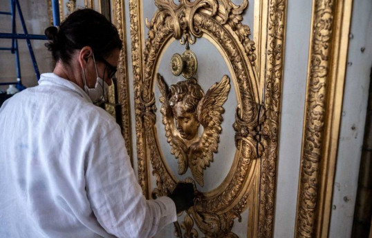 France to reopen bars and restaurants as lockdown eases