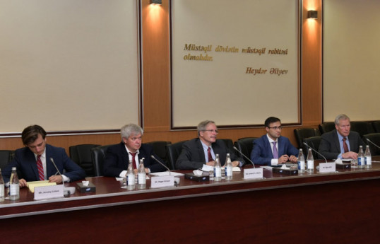 Cooperation issues on transport between Azerbaijan and US, discussed