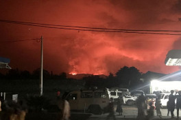 Volcano erupts in eastern Congo, lava reaching airport in Goma-PHOTO 