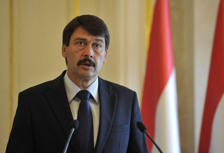 Janos Ader congratulates Azerbaijani President