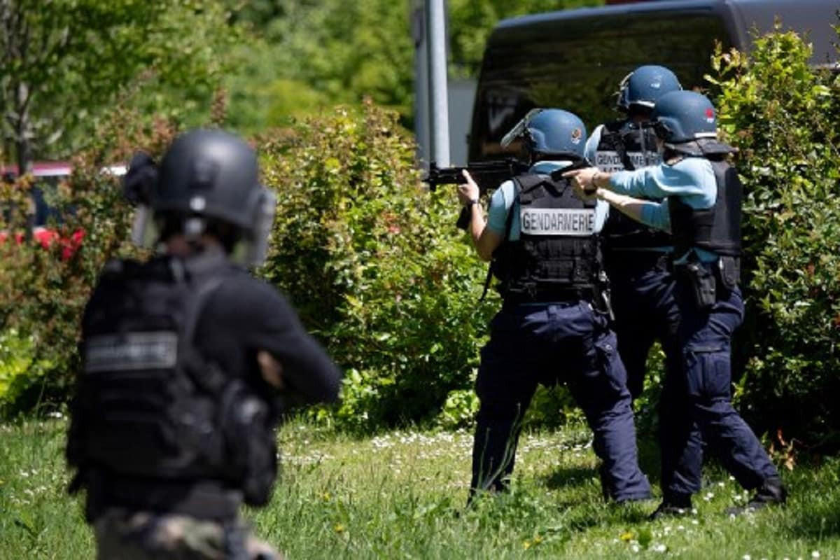 Police attacker in western France dies of wounds after fire exchange