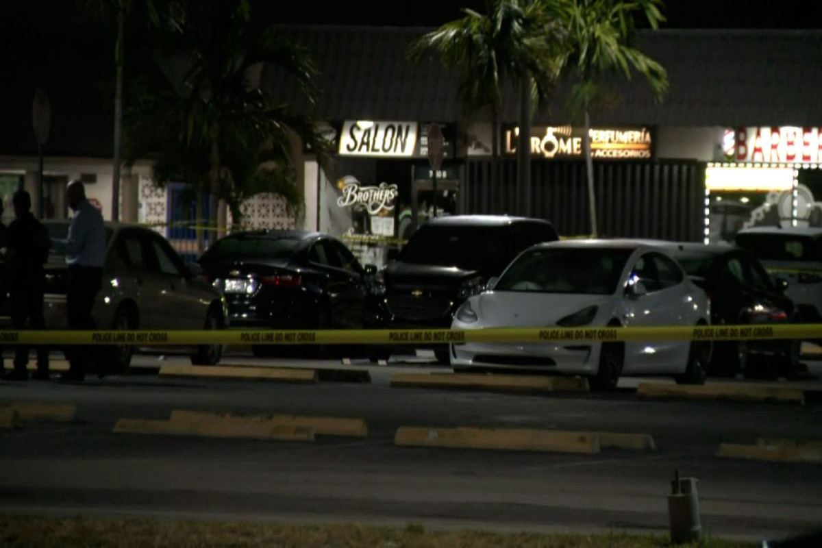 2 killed, at least 20 wounded in mass shooting in Florida-VIDEO 