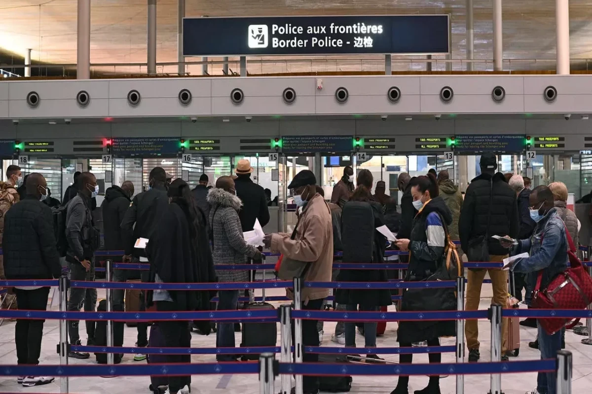 France tightens curbs on travel from UK amid Indian variant fears