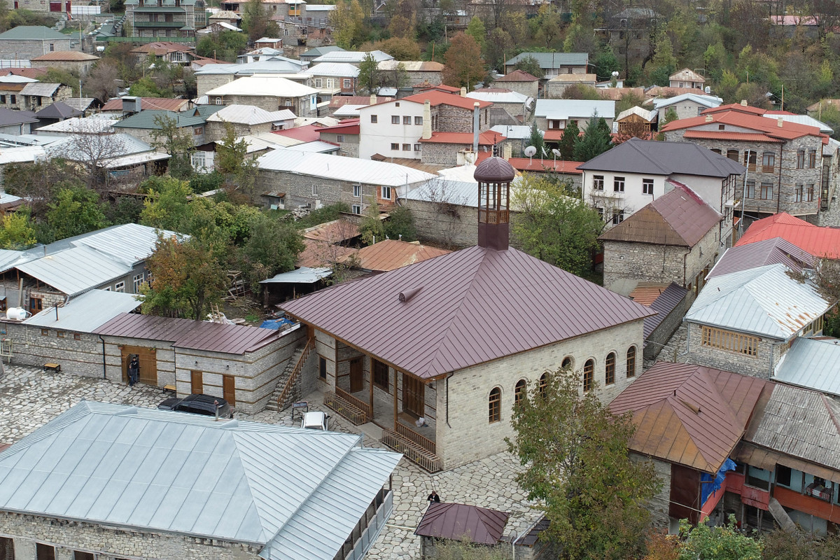 President Ilham Aliyev and First Lady Mehriban Aliyeva viewed restoration and reconstruction work carried out at Badoyun Mosque, Lahij