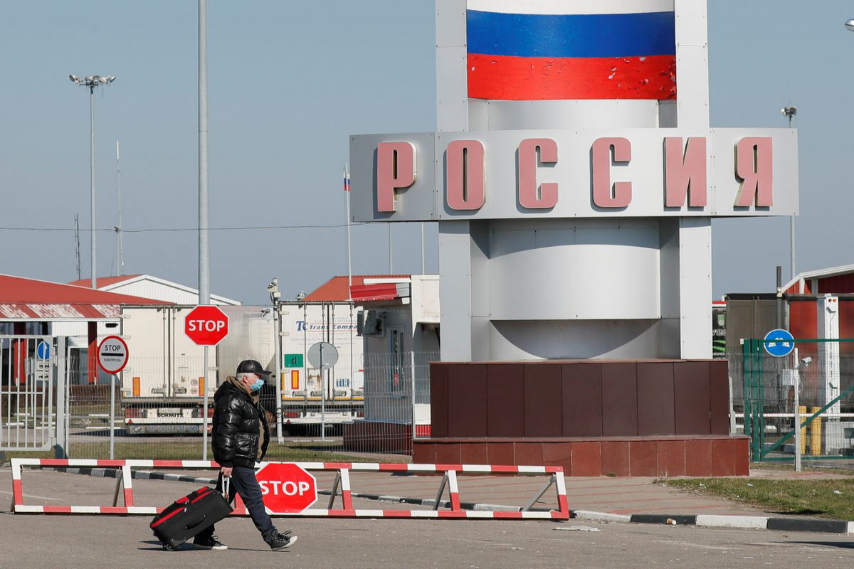 Ukraine denies report of Russian troop buildup near its borders