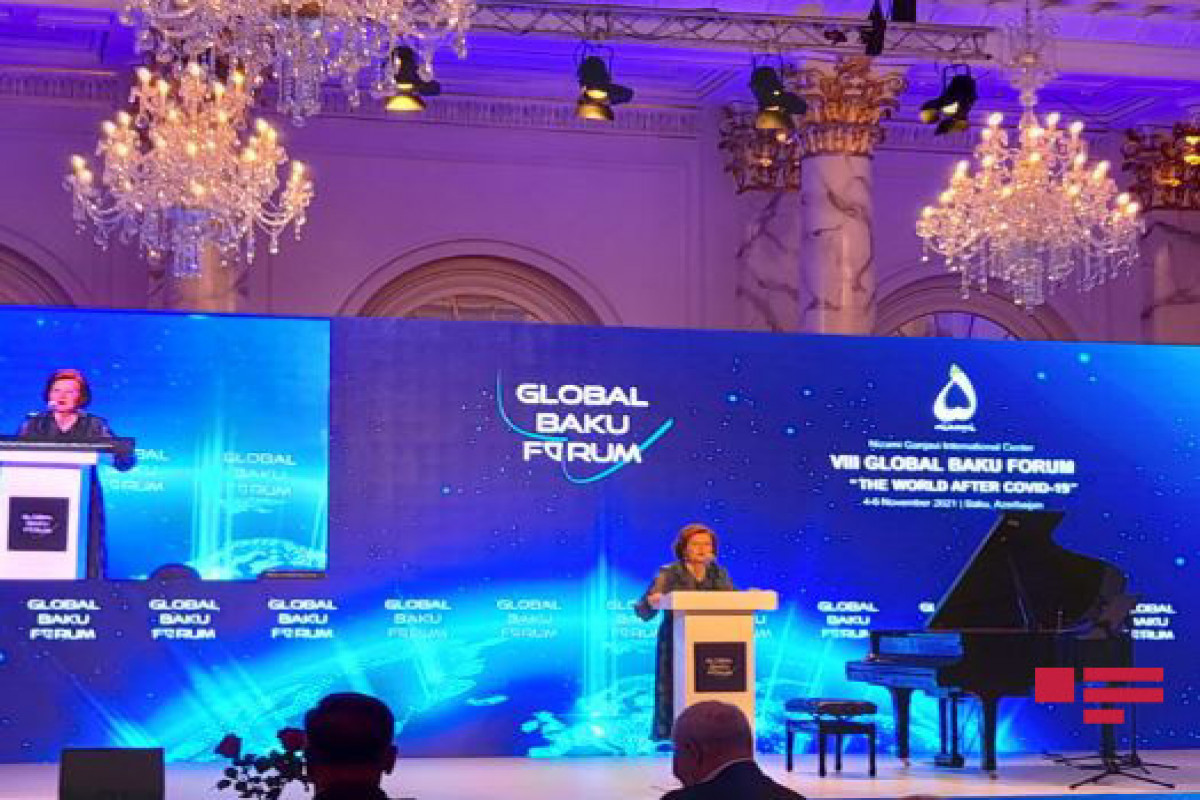 Two books dedicated to Nizami Ganjavi were presented  at theVIII Baku Global Forum