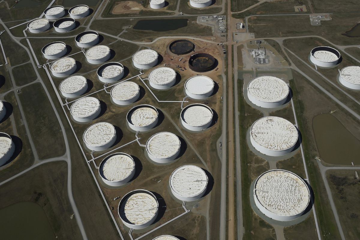 Oil extends decline after Iran, world powers set date for nuclear talks