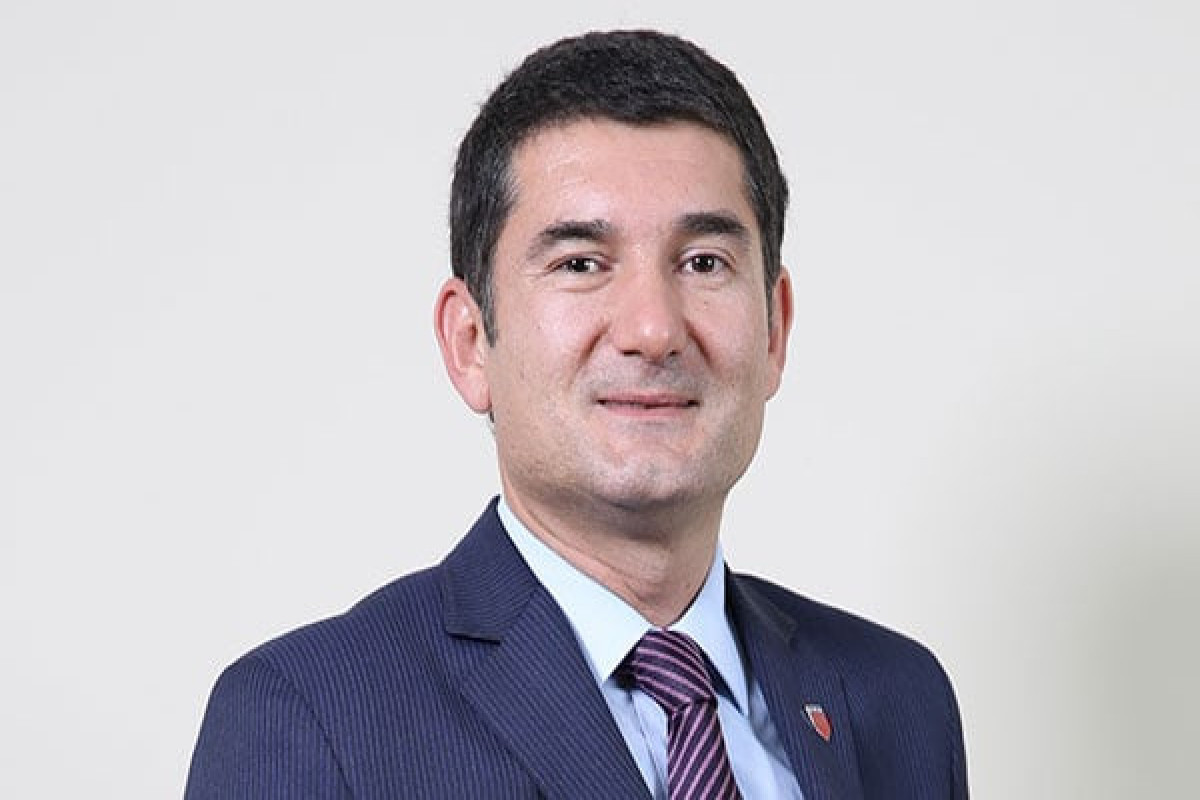  Prof Chağrı Erhan, the Rector of Altınbash University 
