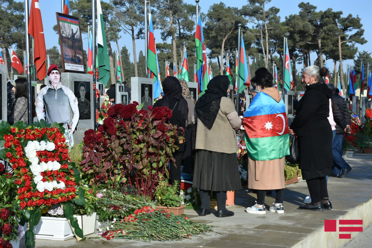 Great respect to martyrs who lost their lives for Victory in Patriotic War-PHOTOLENT 