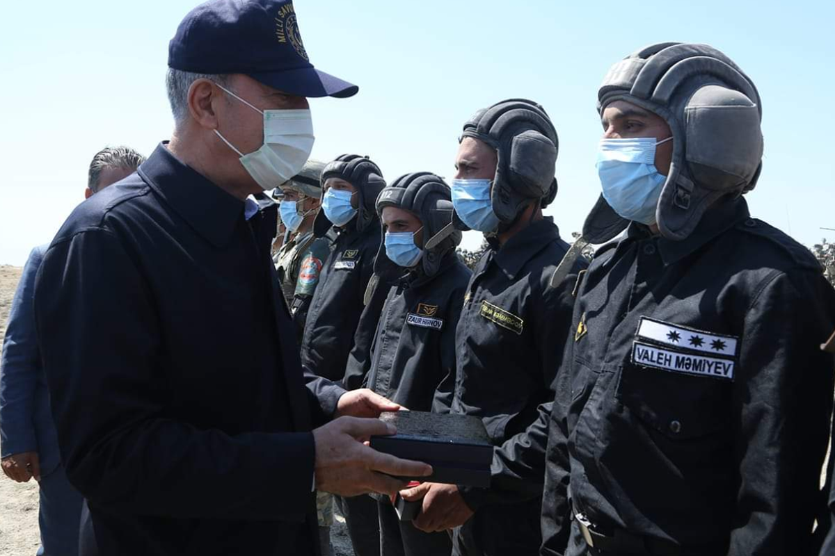 Turkish Defense Minister moved to tears while speaking on martyr Valeh Mamiyev