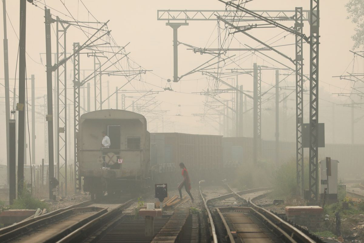 New Delhi to shut schools, construction sites as pollution worsens