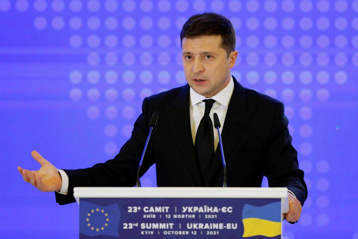 Ukraine says Russia has nearly 100,000 troops near its border