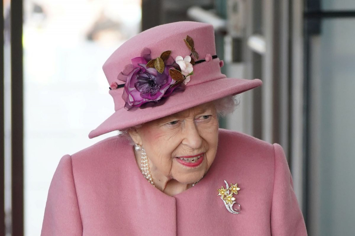 Queen Elizabeth to appear publicly for first time after hospital stay