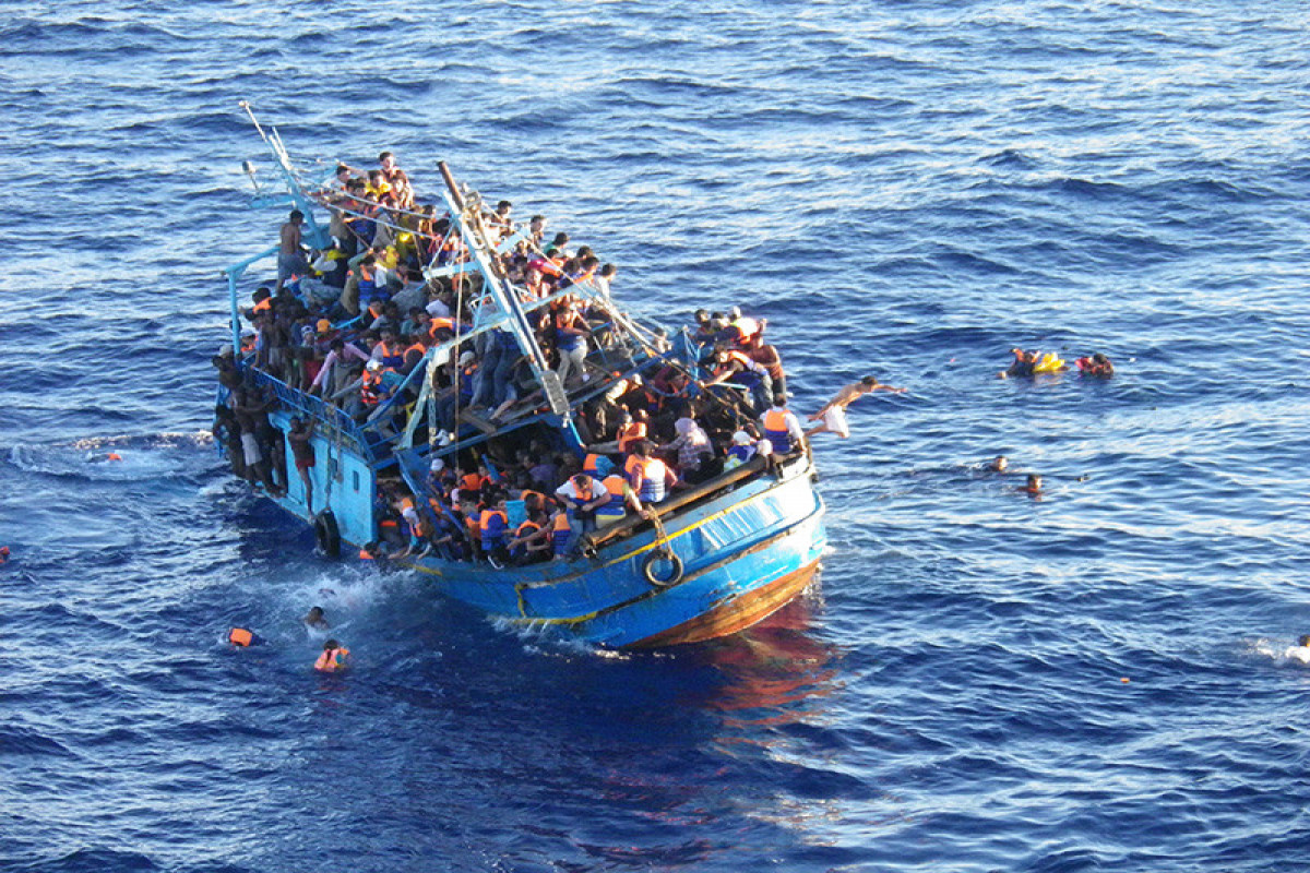 More than 600 migrants reach Italy by sea from north Africa