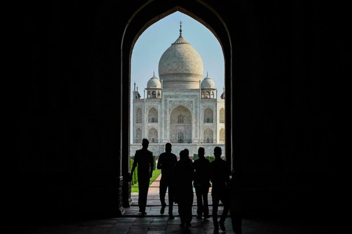 India opens to tourists after 20 months