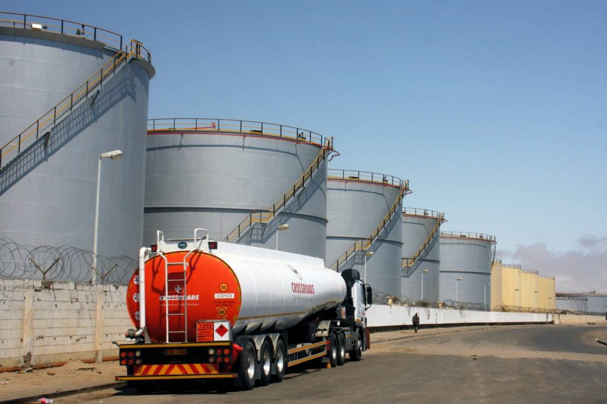 US commercial oil reserves increase-FORECAST 