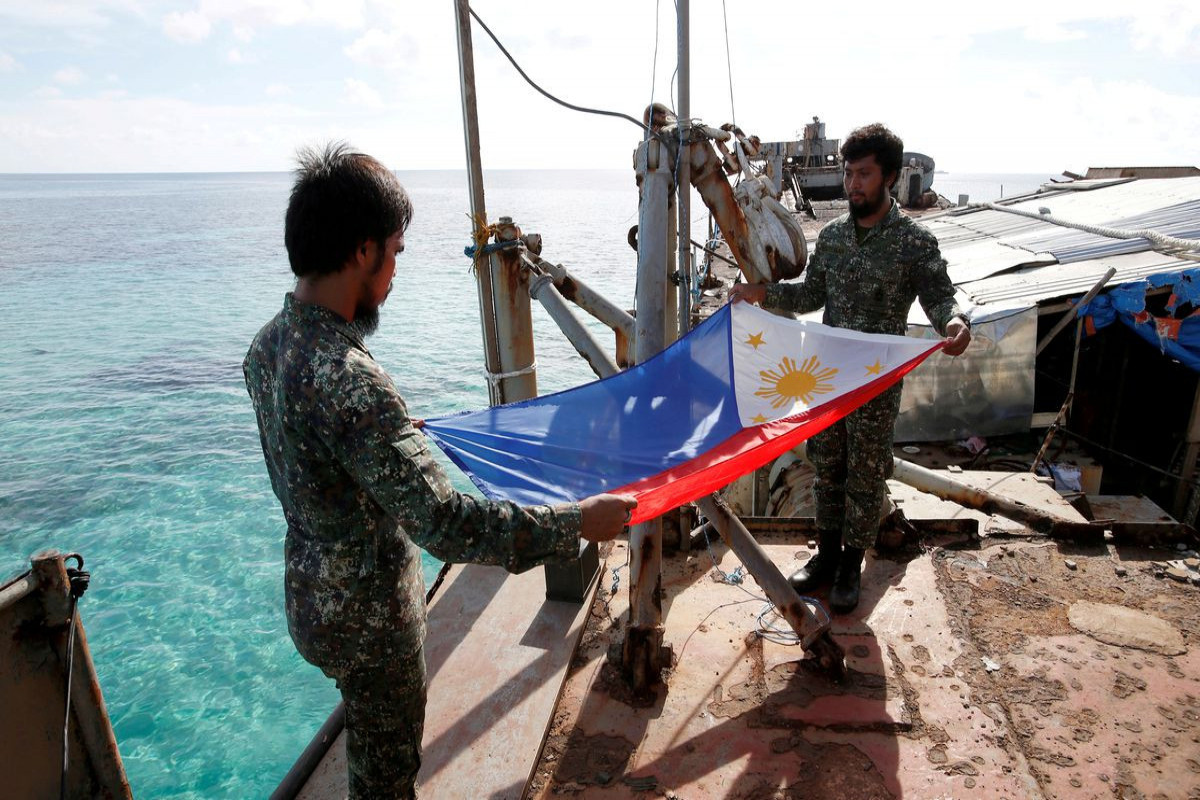 U.S. warns China after South China Sea standoff with Philippines