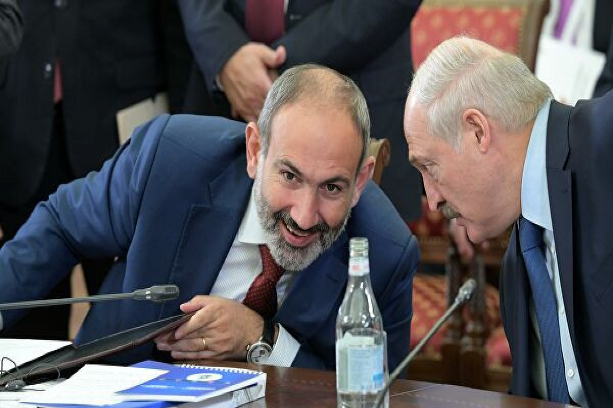 Nikol Pashinyan and Aleksandr Lukashenko